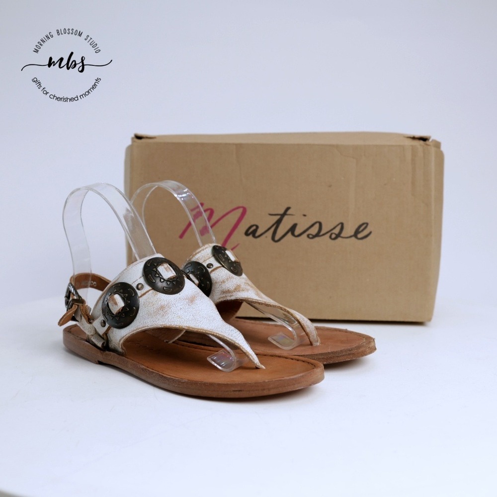 NIB Matisse Ringo Buckle Thong Sandals White Women 7